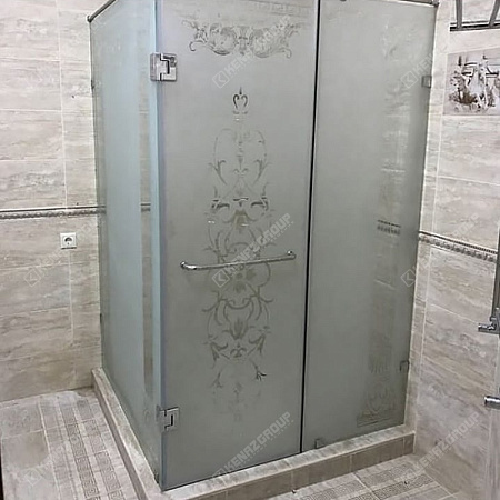 Фото - Душевая в угол с рисунком от KenazGroup.pro