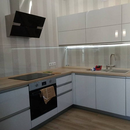 Фото - Скинали из прозрачного стекла  от KenazGroup.pro