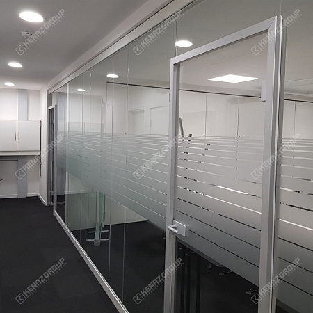 Фото - Перегородка с нанесением пескоструя  от KenazGroup.pro