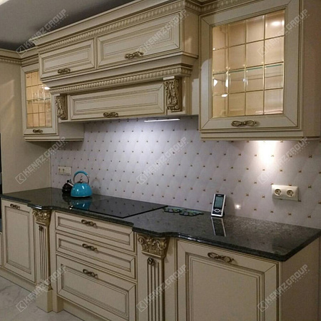Фото - Скинали из стекла для классической кухни  от KenazGroup.pro