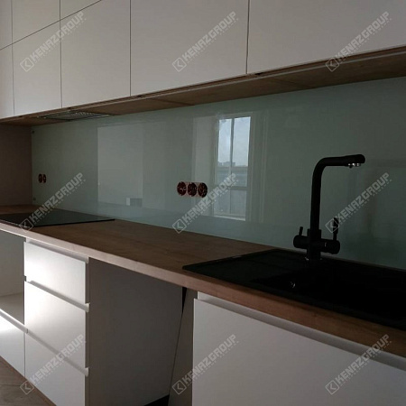 Фото - Скинали из стекла для белой кухни  от KenazGroup.pro